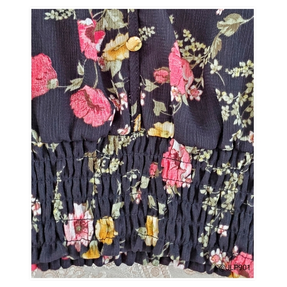 ᴋᴀɪɪ ʙᴇʟʟ sʟᴇᴇᴠᴇ ᴛᴏᴘ - Picture 4 of 6